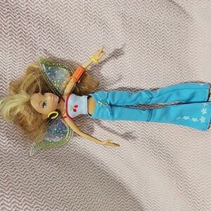 2004 Winx Flora First Edition Fairy Doll With Wings